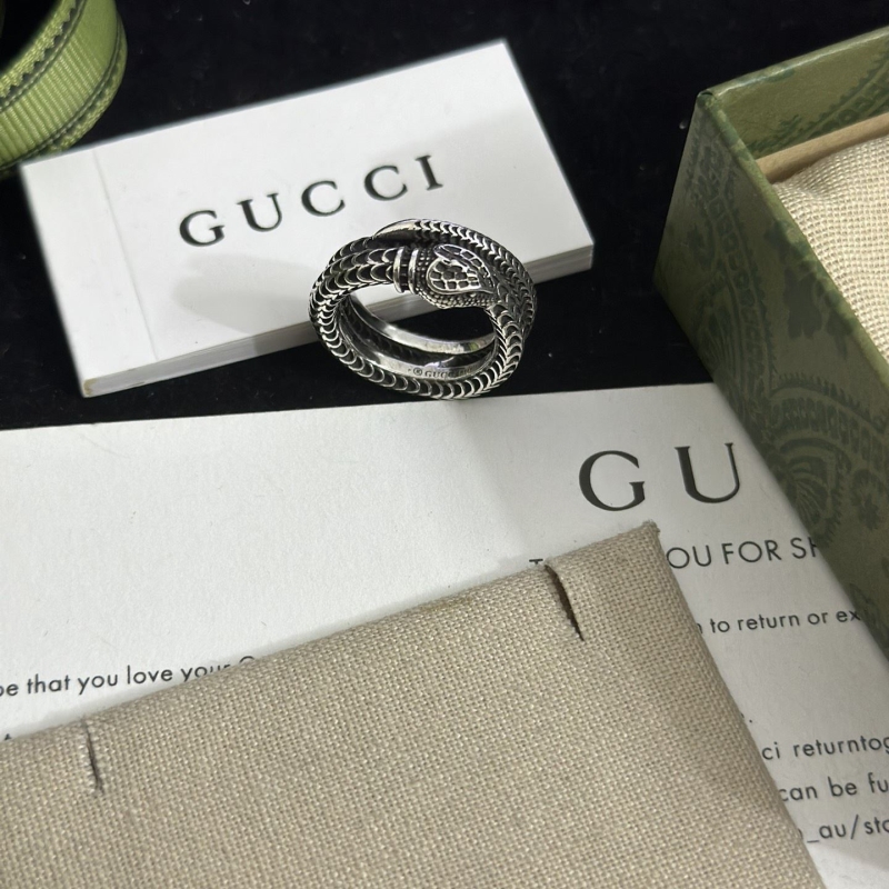 G*u*i rings